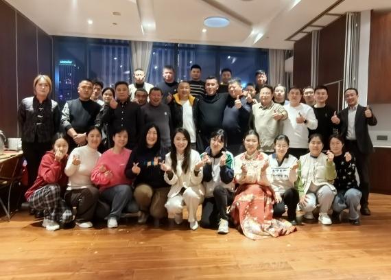 為夢(mèng)想-不止步，山東擇立集團(tuán)2025年會(huì)盛典圓滿(mǎn)落幕